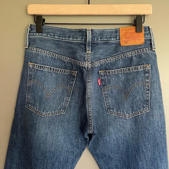Levi's 501 Tapered Raw Hem Jeans Size 25 High Rise Mid‎ Blue Wash Rigid Denim - Picture 12 of 16